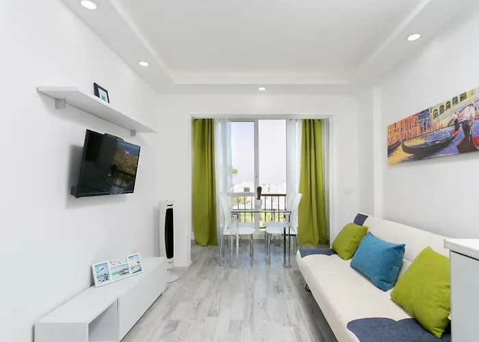 408 Enchanting El Dorado Accommodation, Sea View!